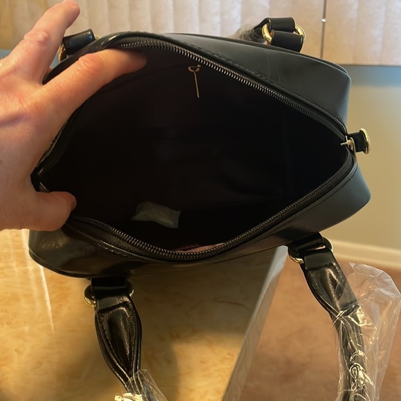 St Patrick purse 8” lengthy, 9 1/2 inches width, 3 inches depth - Picture 4 of 14